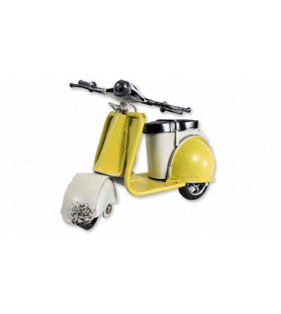 Motocicleta Vespa decorativa amarela